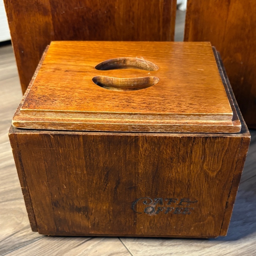 ❌❌SOLD❗️❗️Vintage Set of 4 Baribocraft maple wood kitchen canisters. - Picture 4 of 6